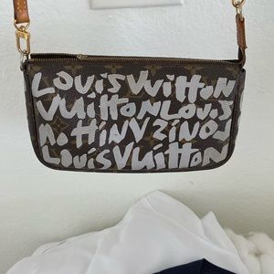 Authentic Louis Vuitton shoulder small bag